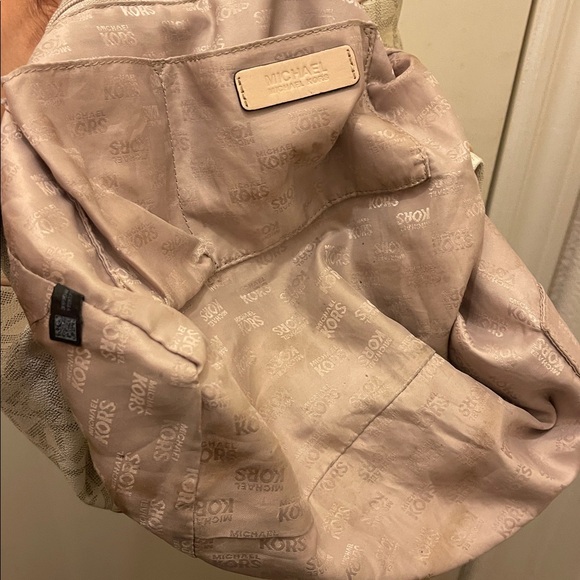 Michael Michael Kors please check all picture of condition - Picture 14 of 17